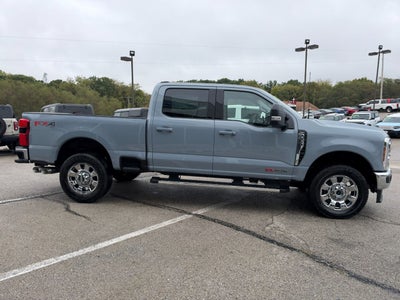 2027 Ford Super Duty F-350 SRW F-350® Lariat®
