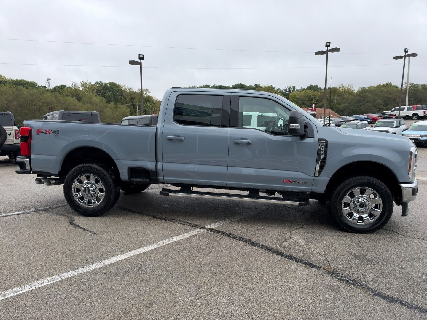 2027 Ford Super Duty F-350 SRW F-350® Lariat®