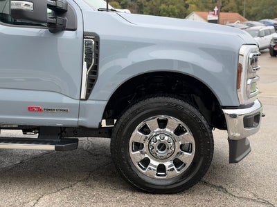 2027 Ford Super Duty F-350 SRW F-350® Lariat®