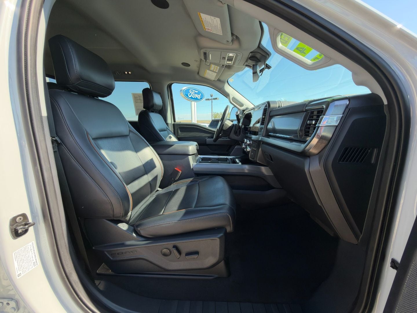 2025 Ford Super Duty F-350 SRW Lariat 4X4