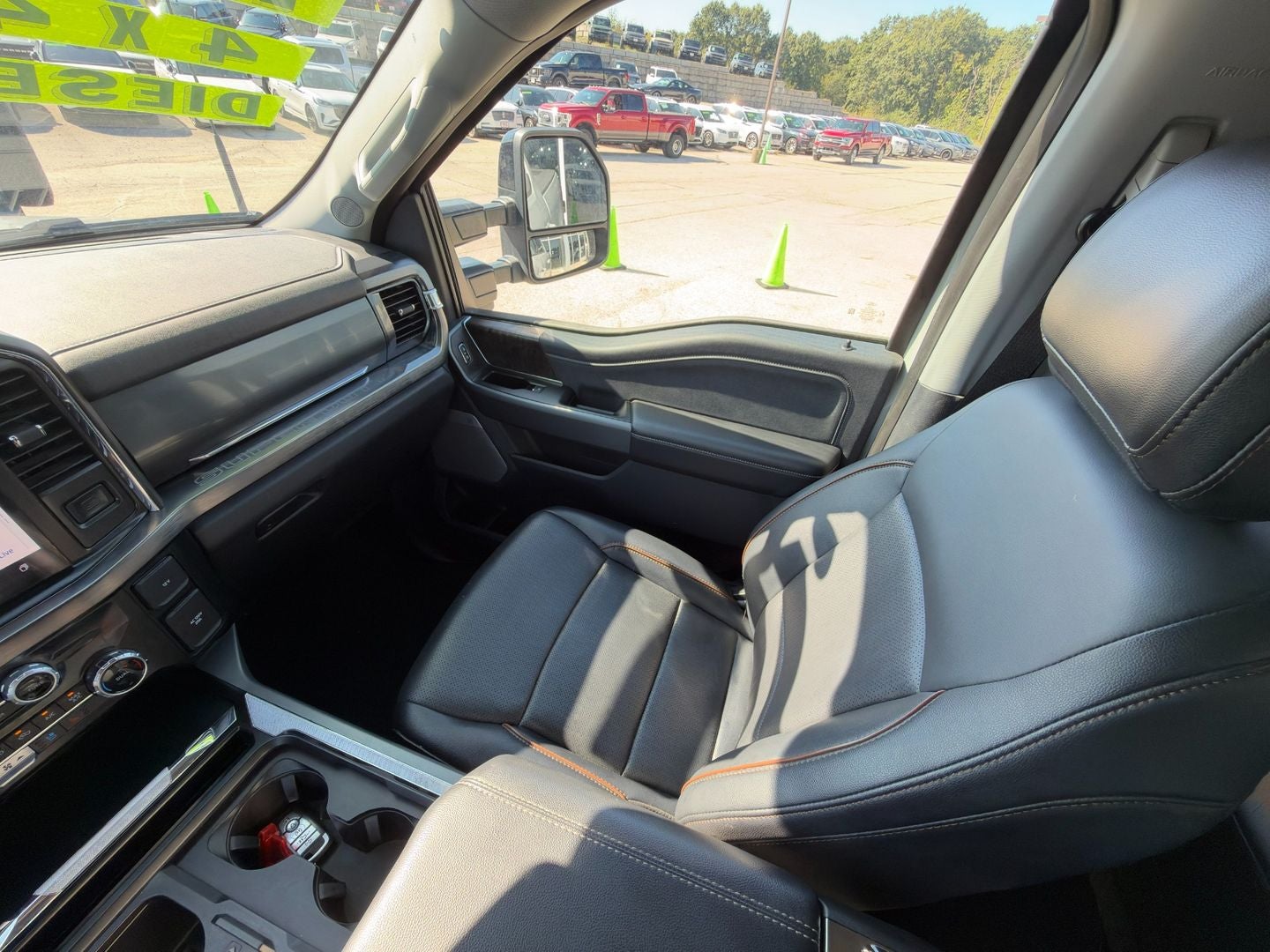 2025 Ford Super Duty F-350 SRW Lariat 4X4