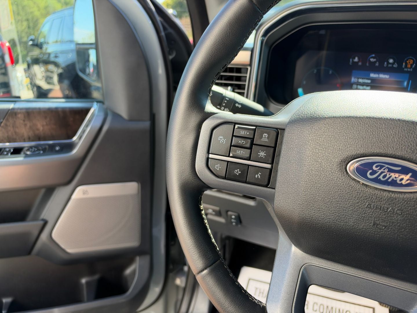 2025 Ford Super Duty F-350 SRW Lariat 4X4