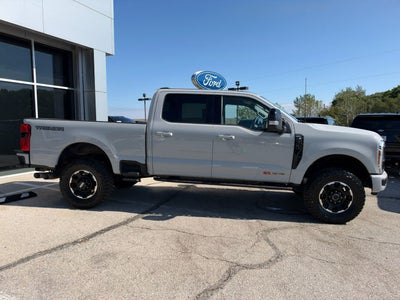 2025 Ford Super Duty F-350 SRW Lariat 4X4