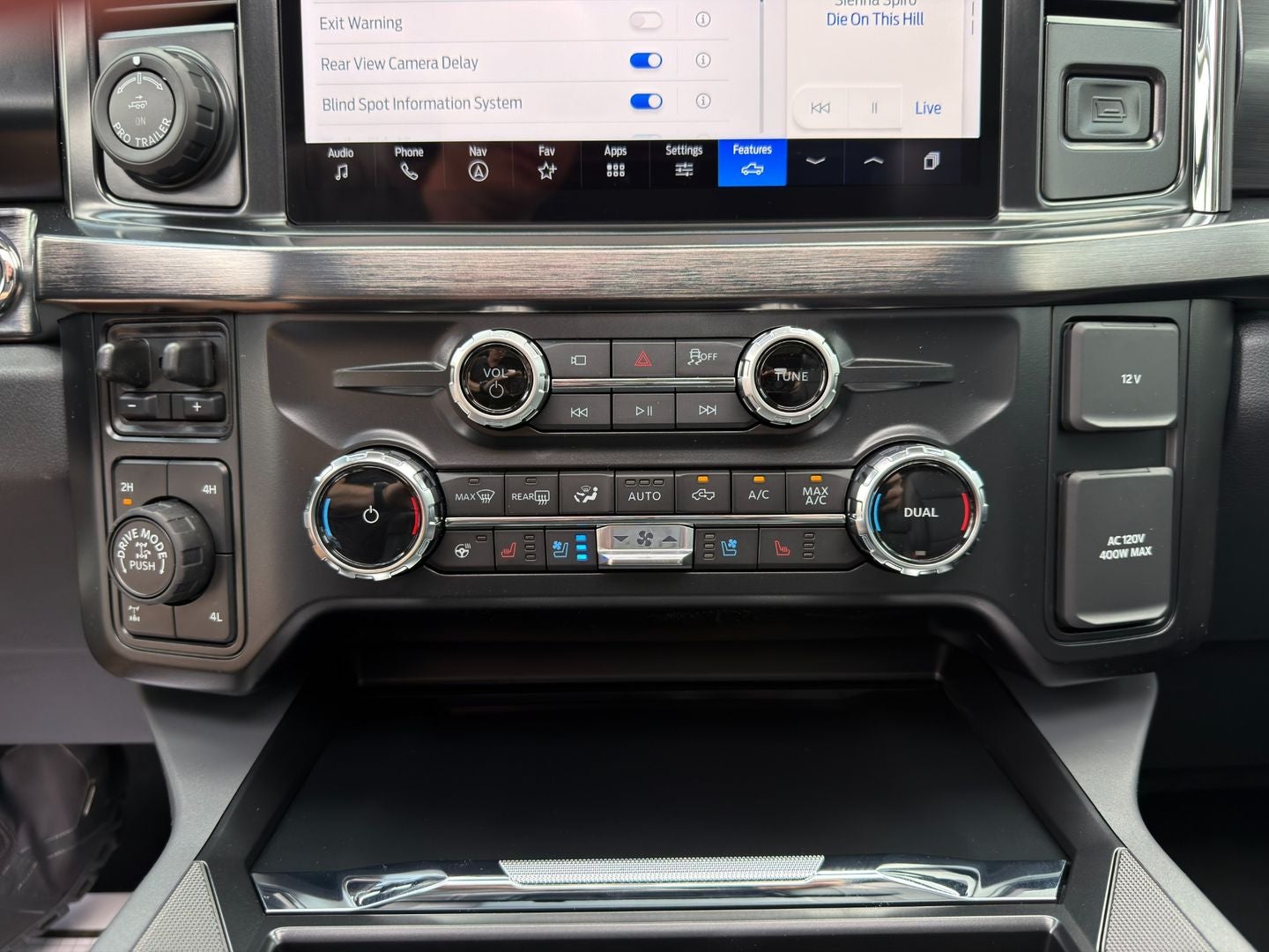 2026 Ford Super Duty F-350® Lariat®