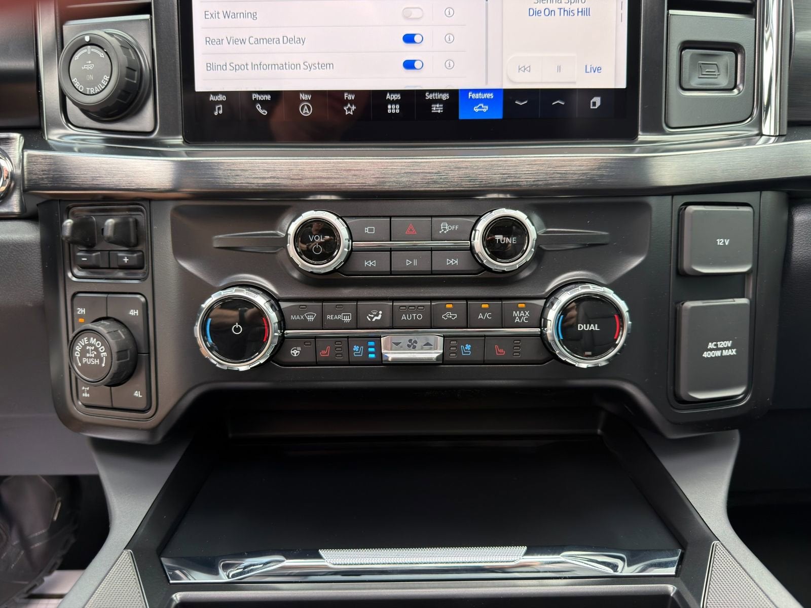 2026 Ford Super Duty F-350® Lariat®