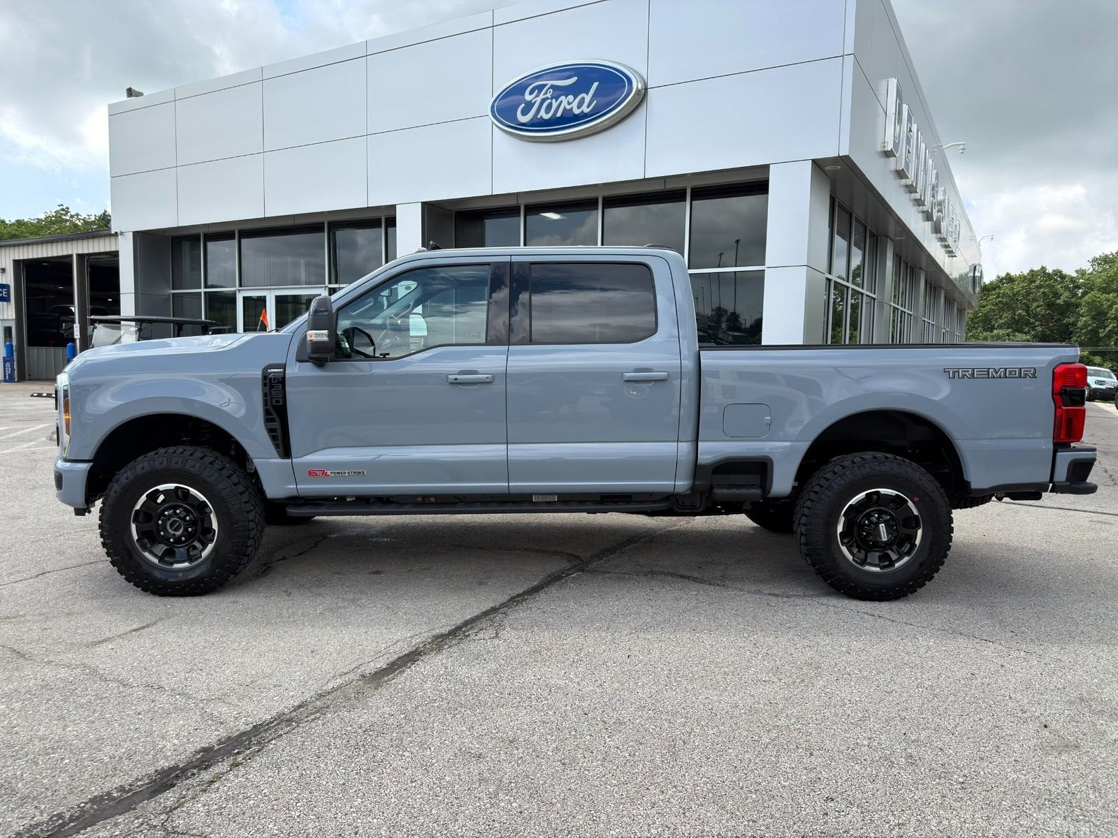 2026 Ford Super Duty F-350® Lariat®