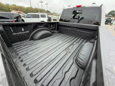 2027 Ford Super Duty F-350 SRW F-350® Lariat®