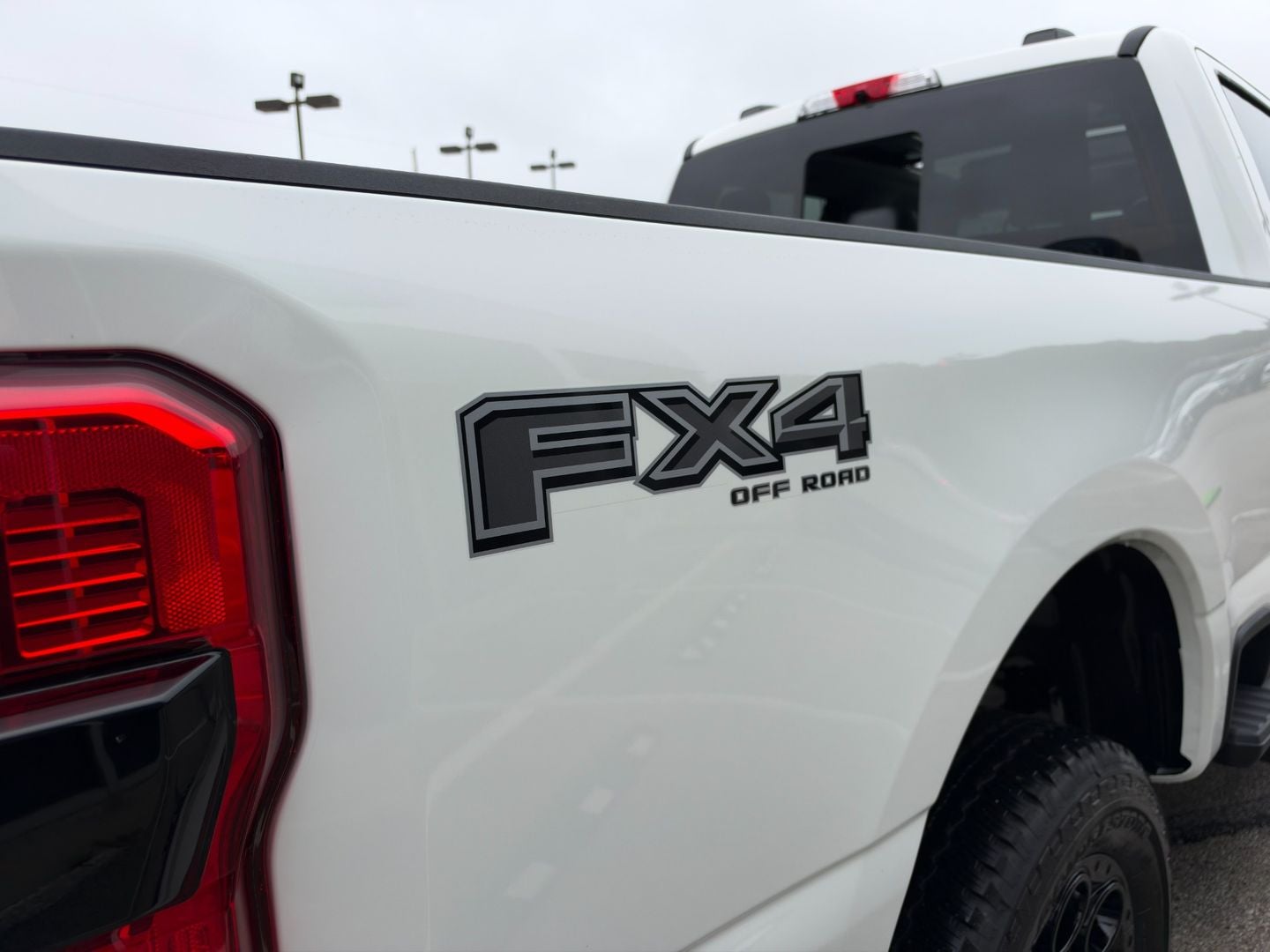 2027 Ford Super Duty F-350 SRW F-350® Lariat®