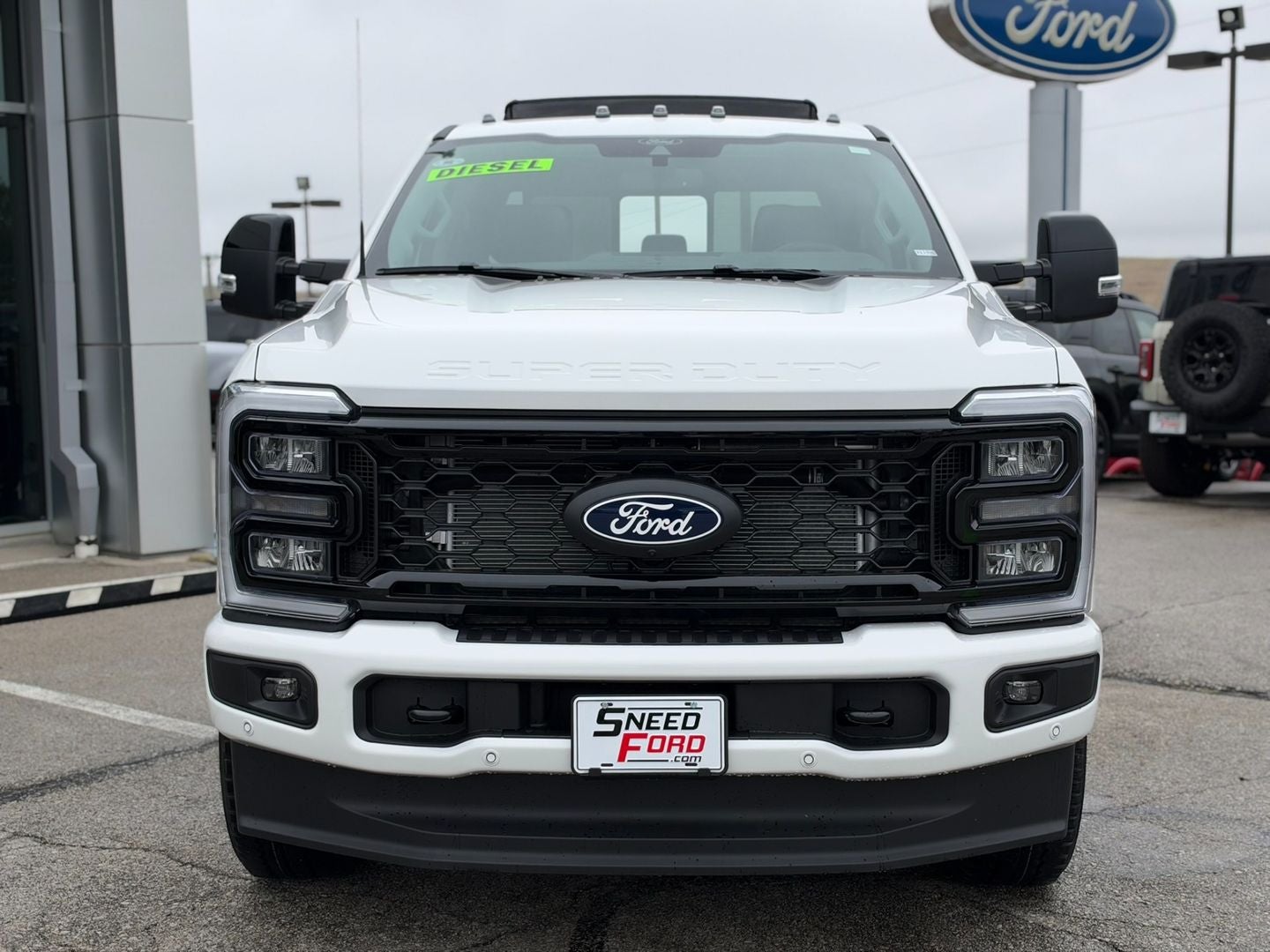 2027 Ford Super Duty F-350 SRW F-350® Lariat®