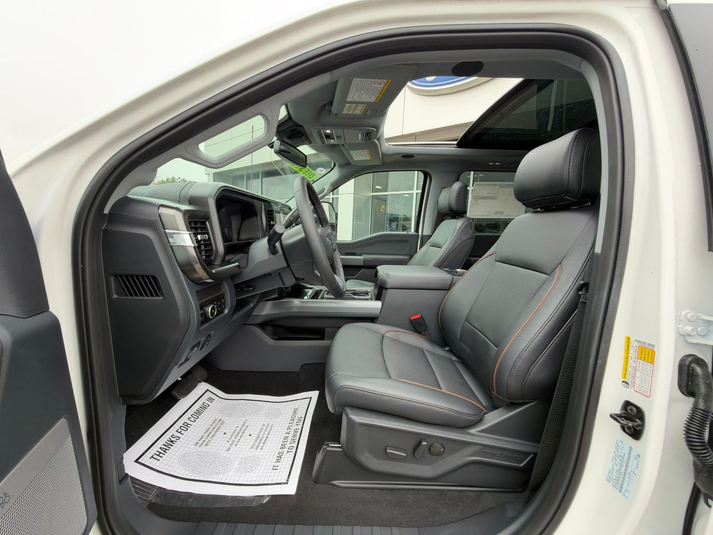 2027 Ford Super Duty F-350 SRW F-350® Lariat®