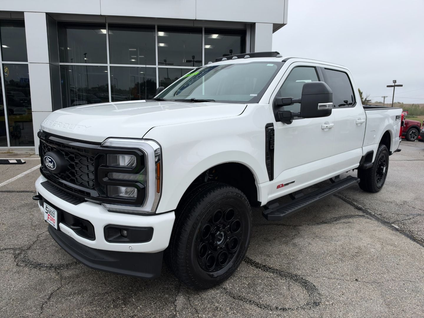 2027 Ford Super Duty F-350 SRW F-350® Lariat®
