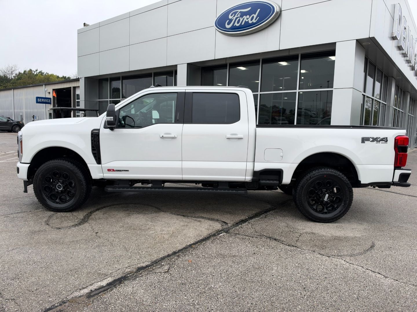 2027 Ford Super Duty F-350 SRW F-350® Lariat®