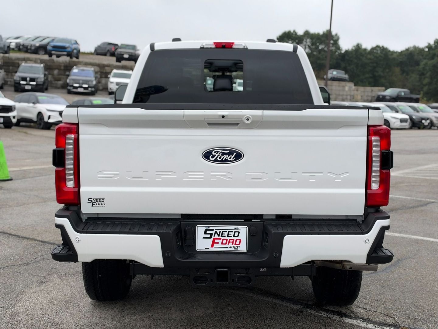 2027 Ford Super Duty F-350 SRW F-350® Lariat®