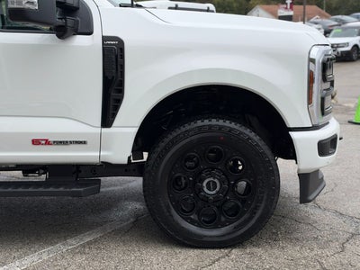 2027 Ford Super Duty F-350 SRW F-350® Lariat®