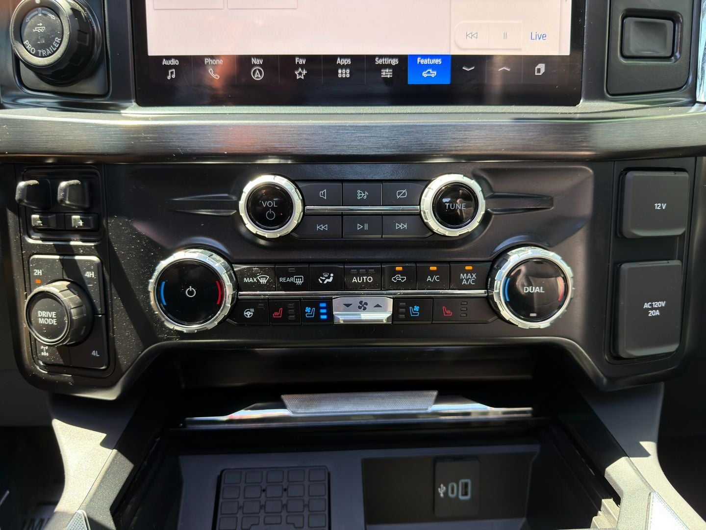 2024 Ford Super Duty F-350 SRW Lariat 4X4