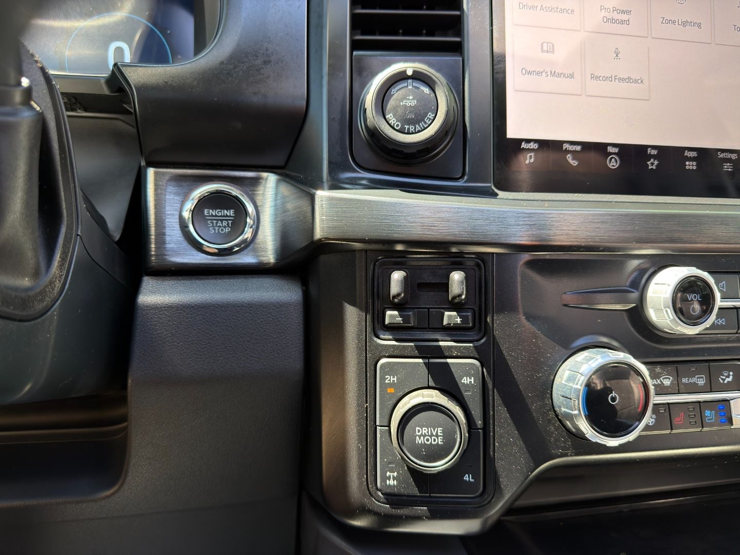 2024 Ford Super Duty F-350 SRW Lariat 4X4