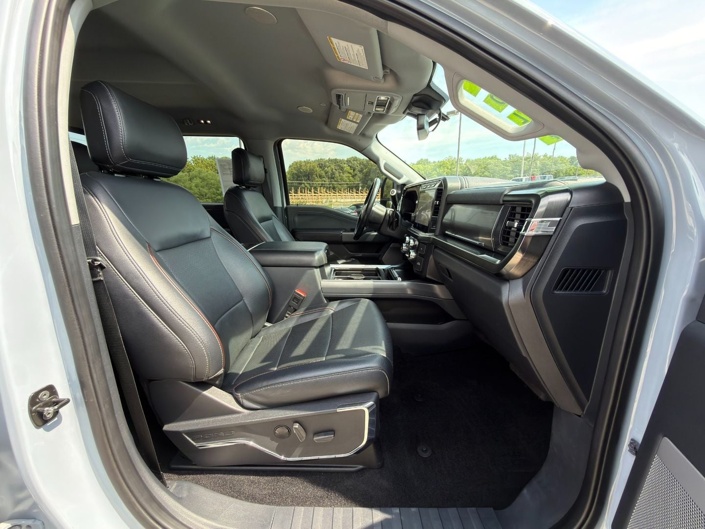 2024 Ford Super Duty F-350 DRW Lariat 4X4
