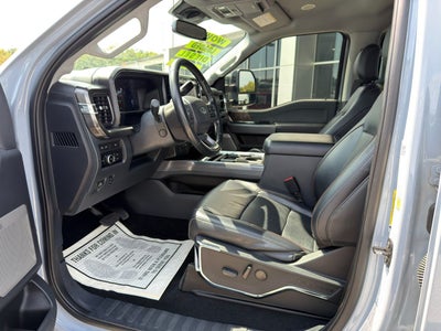 2024 Ford Super Duty F-350 DRW Lariat 4X4