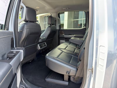 2024 Ford Super Duty F-350 DRW Lariat 4X4