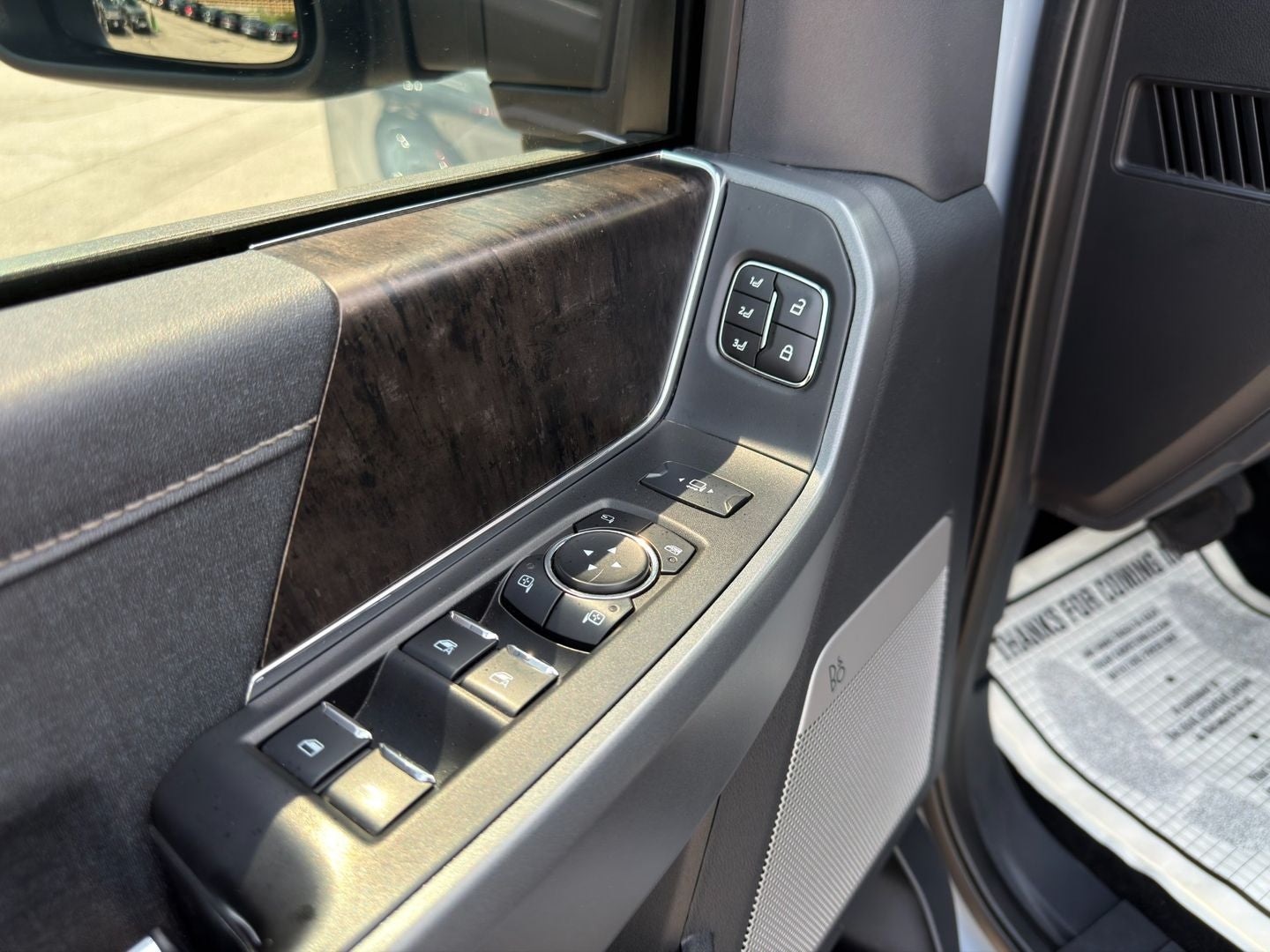 2024 Ford Super Duty F-350 DRW Lariat 4X4