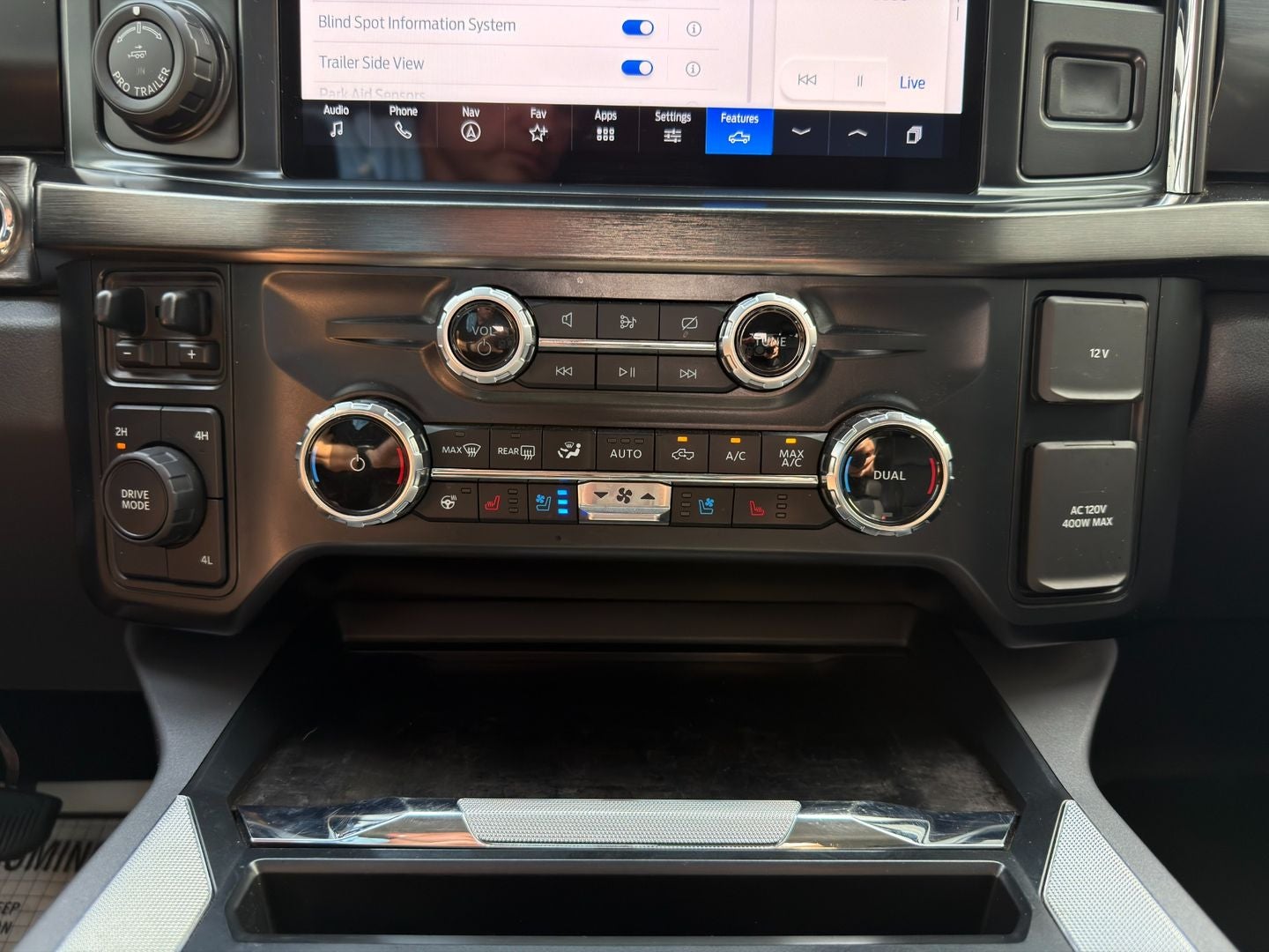 2024 Ford Super Duty F-350 DRW Lariat 4X4
