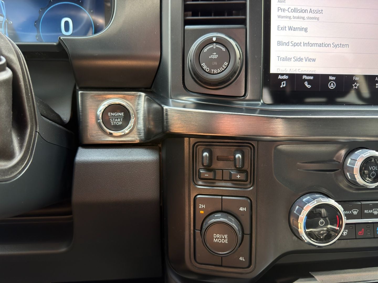 2024 Ford Super Duty F-350 DRW Lariat 4X4