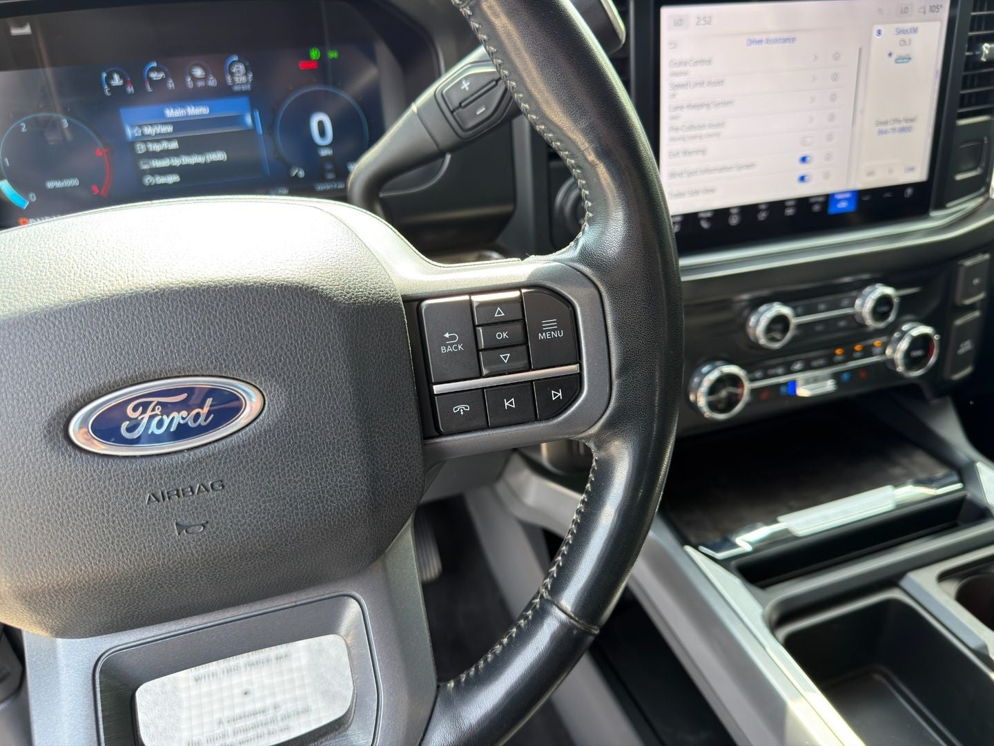 2024 Ford Super Duty F-350 DRW Lariat 4X4
