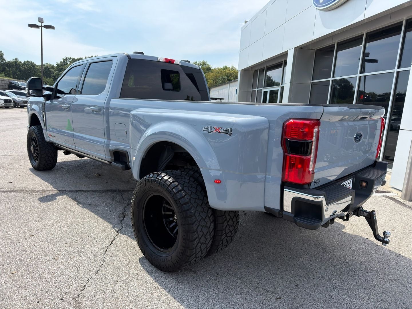 2024 Ford Super Duty F-350 DRW Lariat 4X4