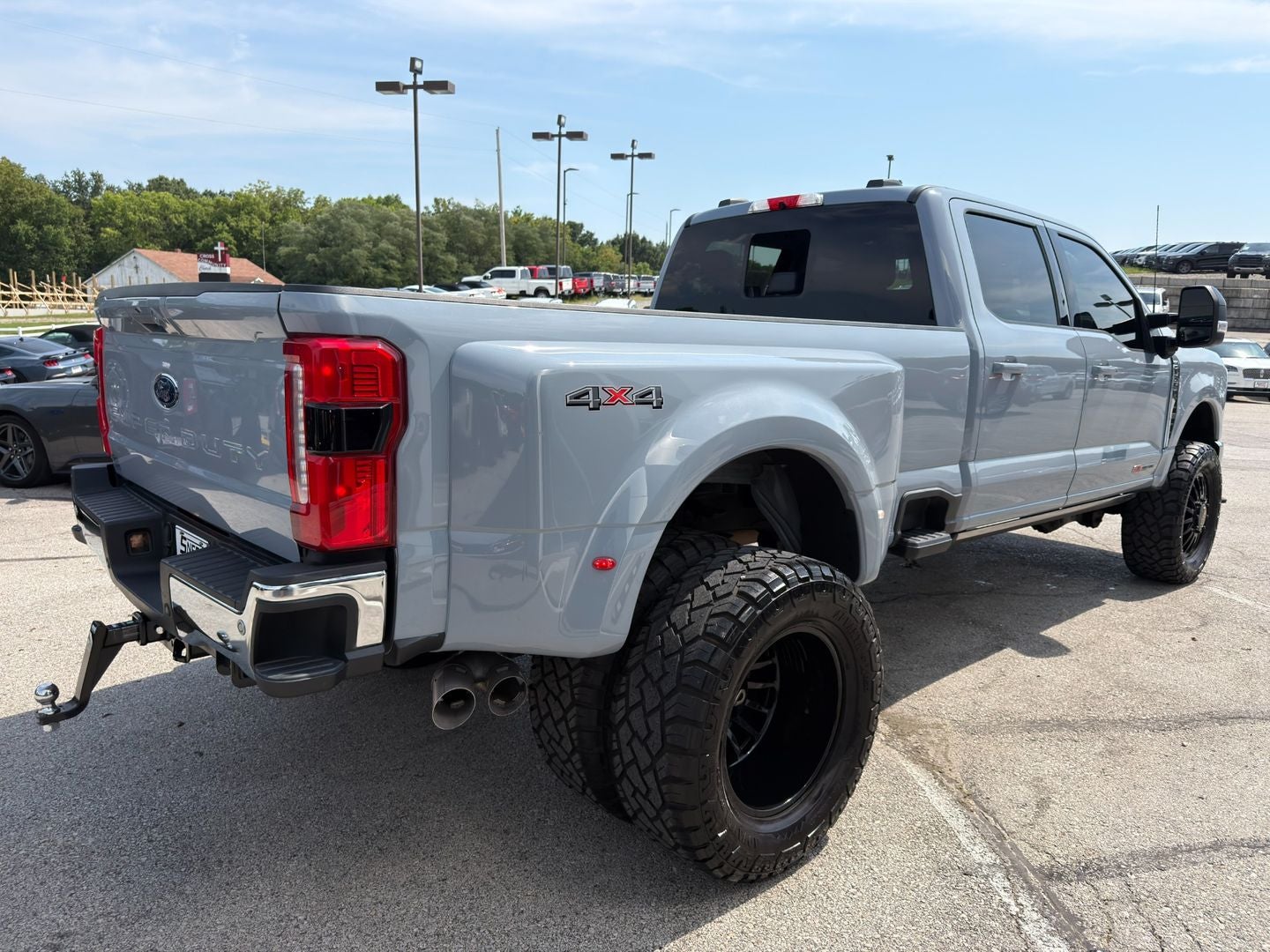 2024 Ford Super Duty F-350 DRW Lariat 4X4