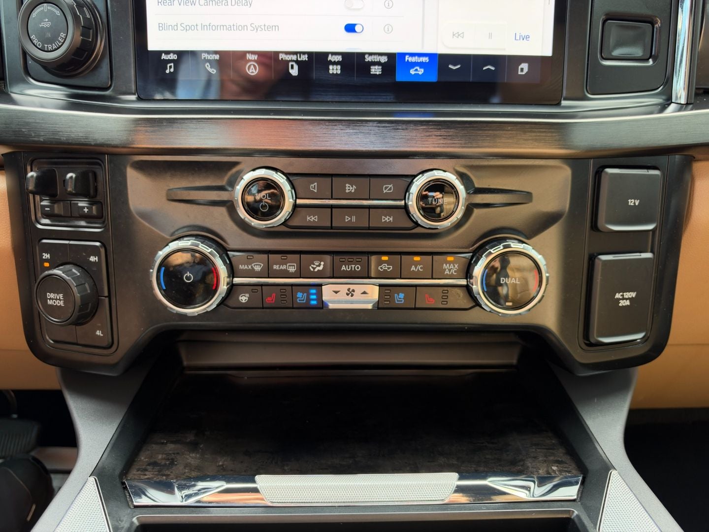 2024 Ford Super Duty F-450 DRW Lariat 4X4