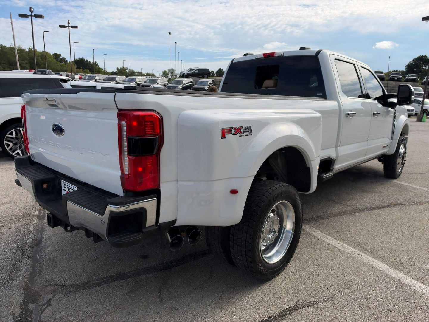 2024 Ford Super Duty F-450 DRW Lariat 4X4