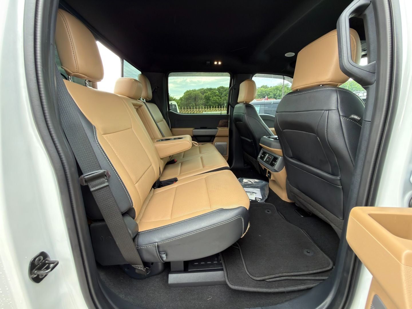 2023 Ford Super Duty F-450 DRW Lariat 4X4