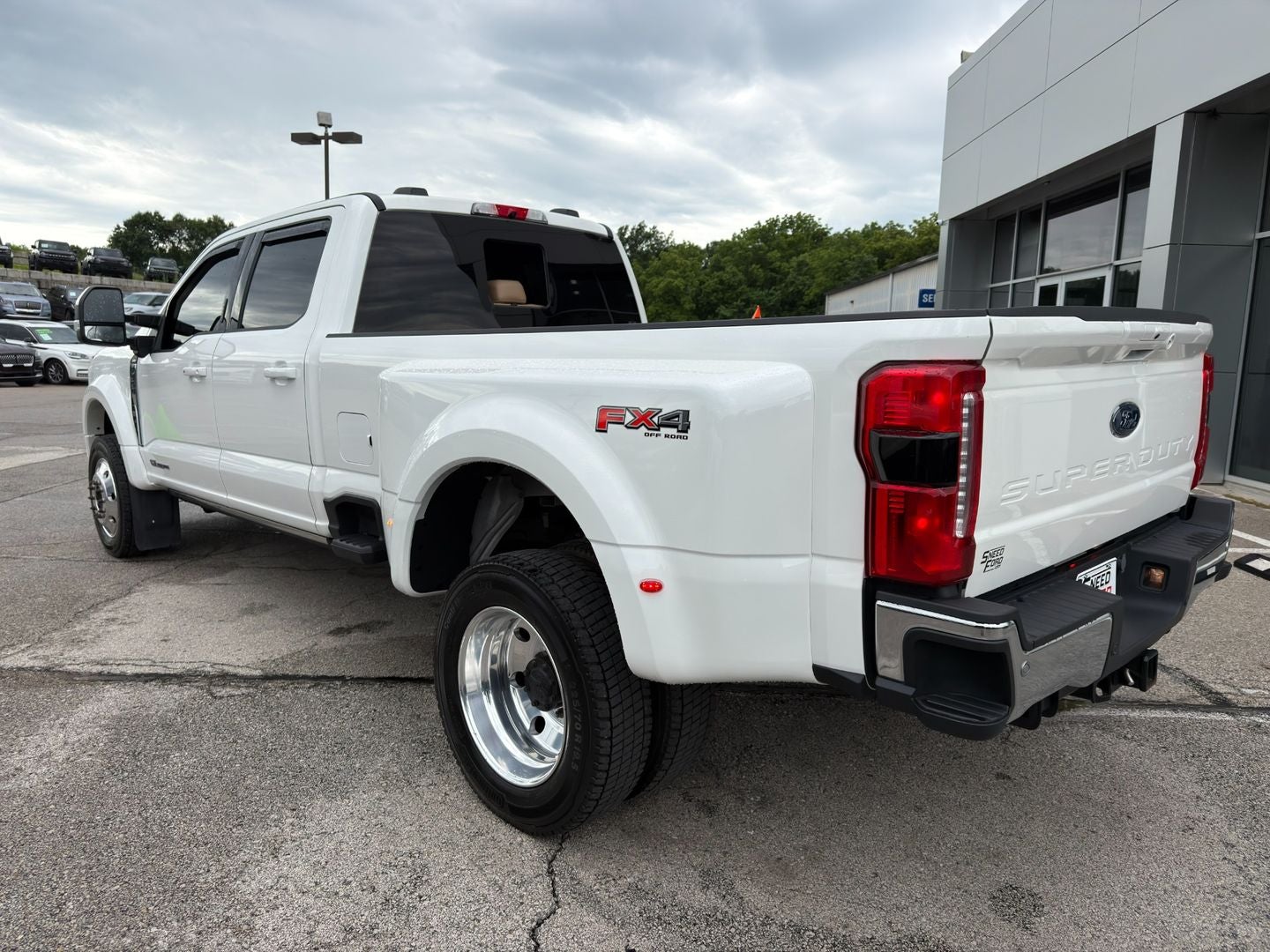 2023 Ford Super Duty F-450 DRW Lariat 4X4