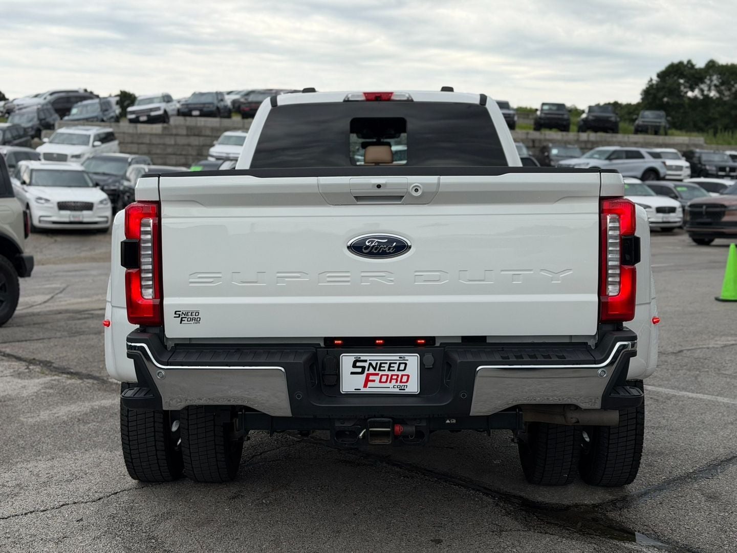 2023 Ford Super Duty F-450 DRW Lariat 4X4