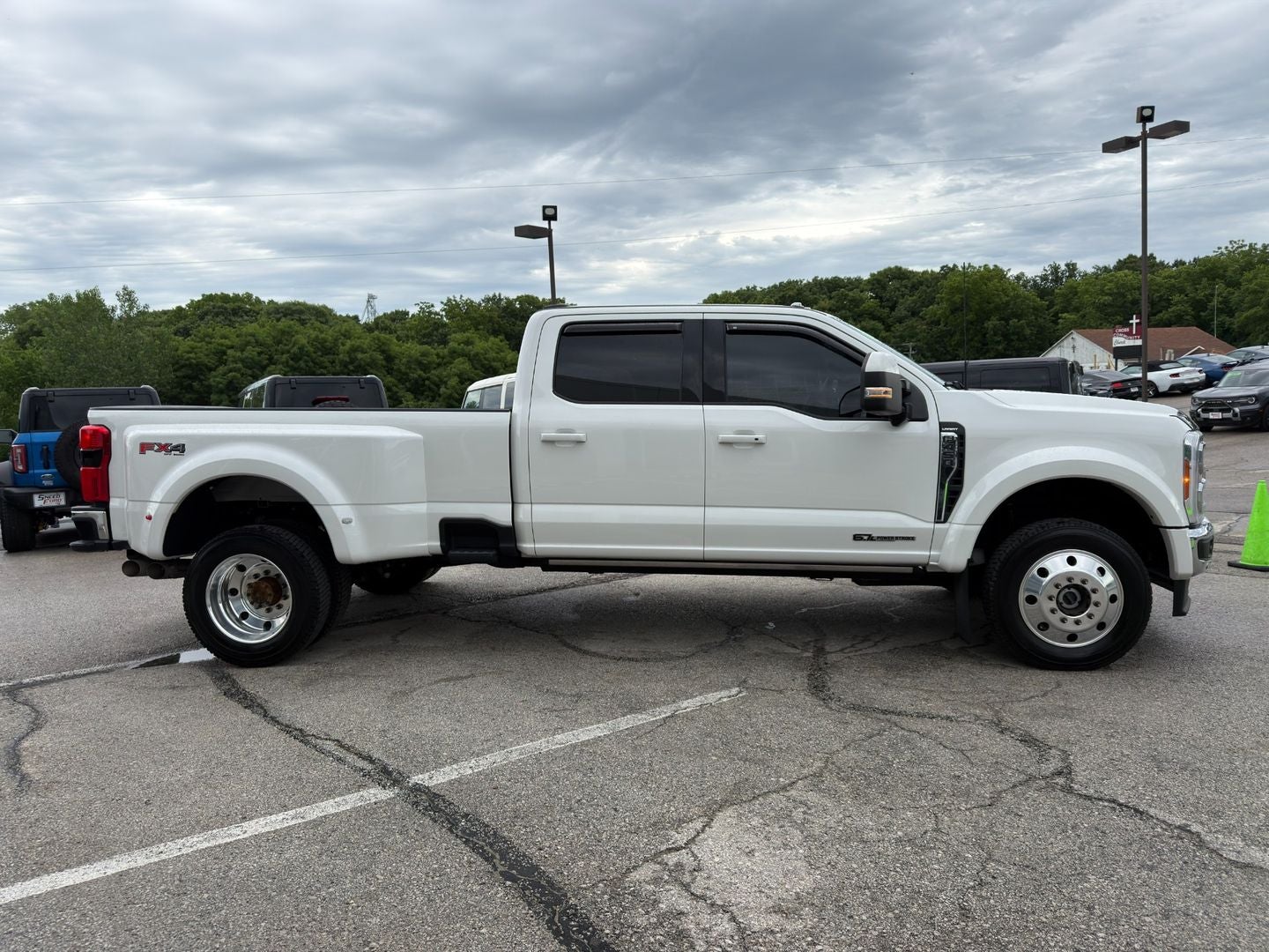 2023 Ford Super Duty F-450 DRW Lariat 4X4