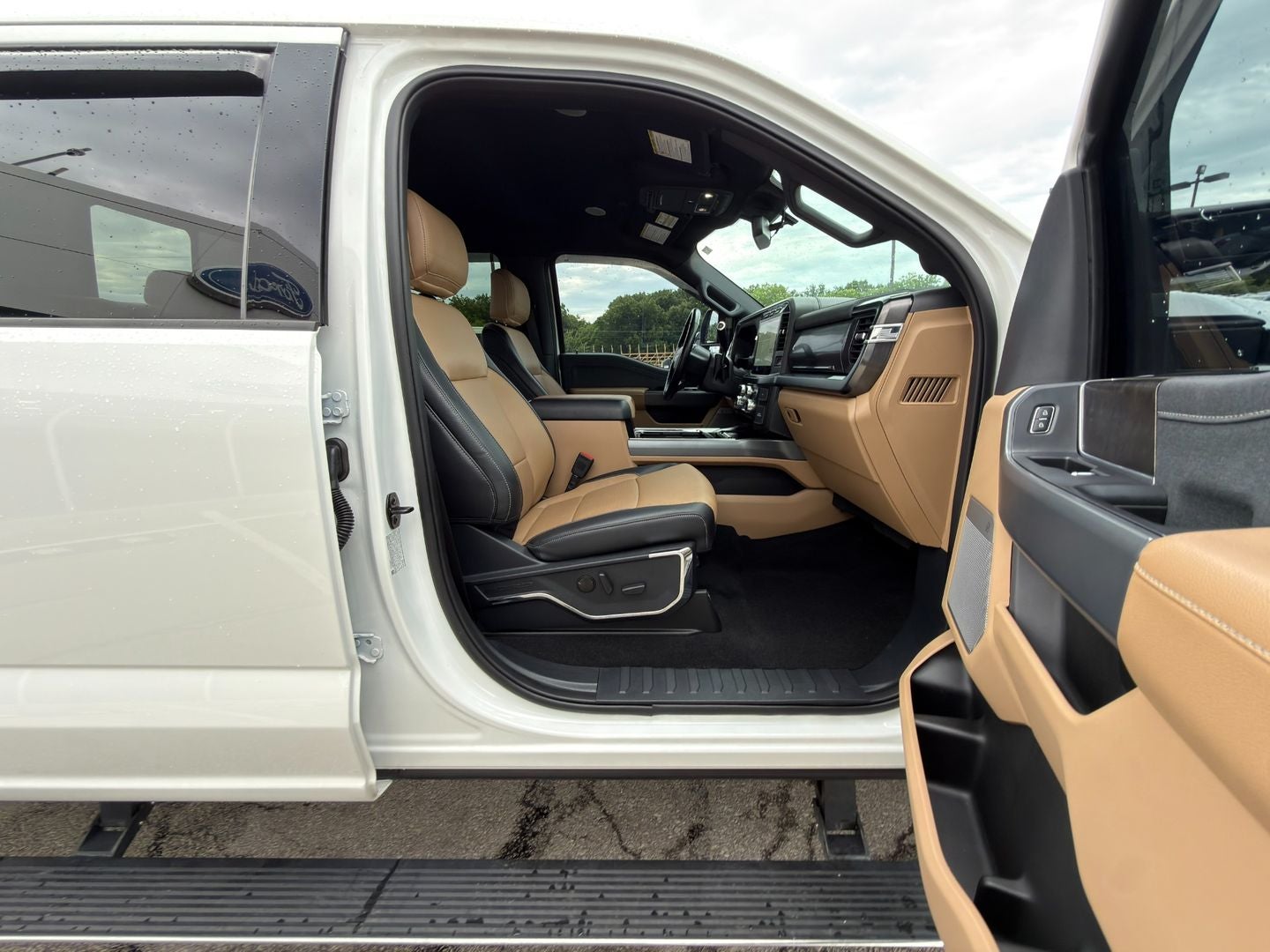 2023 Ford Super Duty F-450 DRW Lariat 4X4