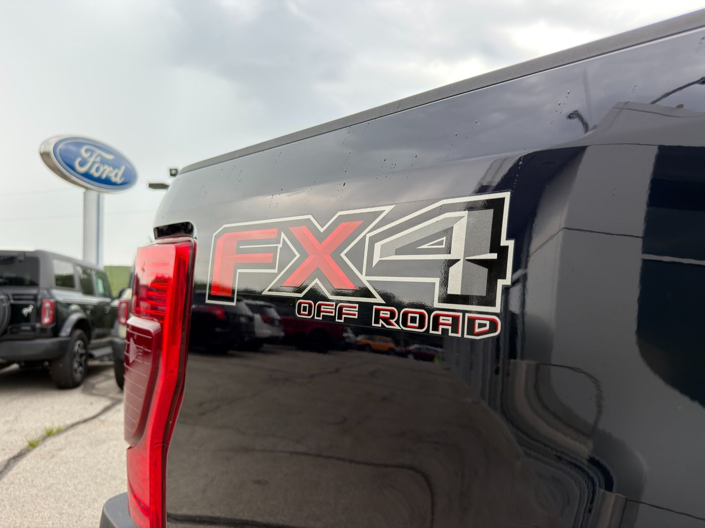 2022 Ford Super Duty F-350 SRW Lariat 4X4