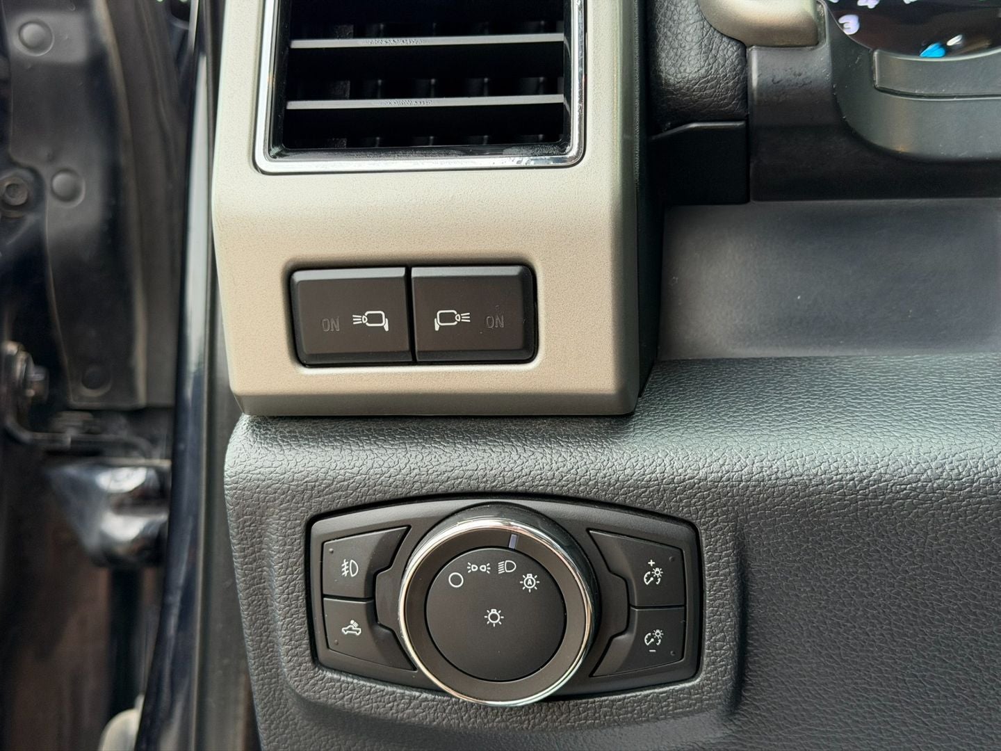 2022 Ford Super Duty F-350 SRW Lariat 4X4