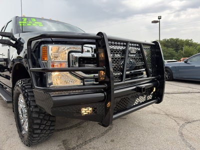2022 Ford Super Duty F-350 SRW Lariat 4X4