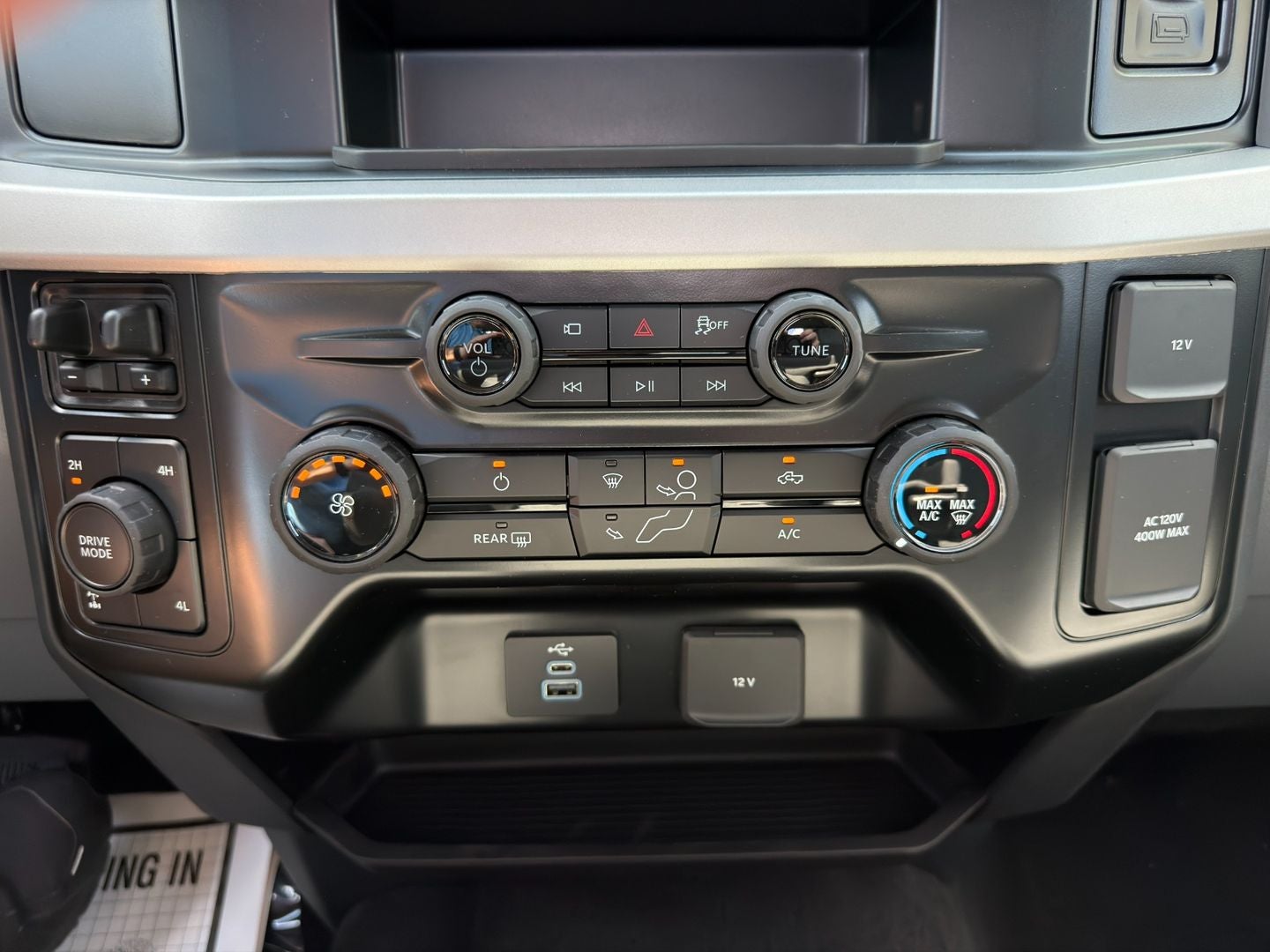 2026 Ford Super Duty F-350® XLT