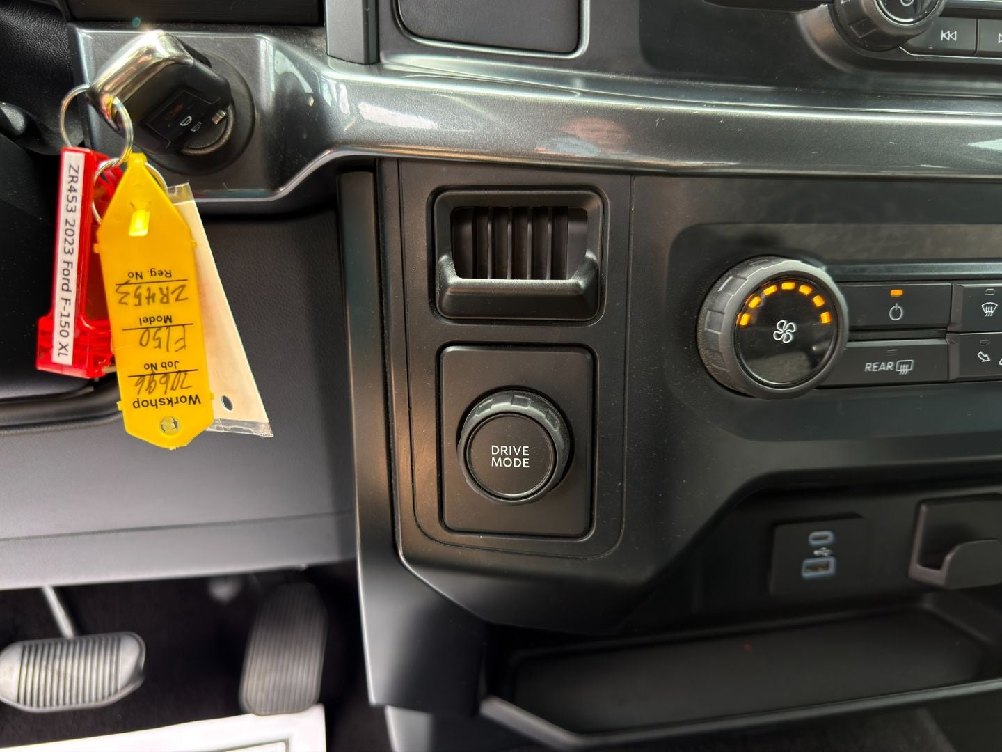 2023 Ford F-150 XL V6
