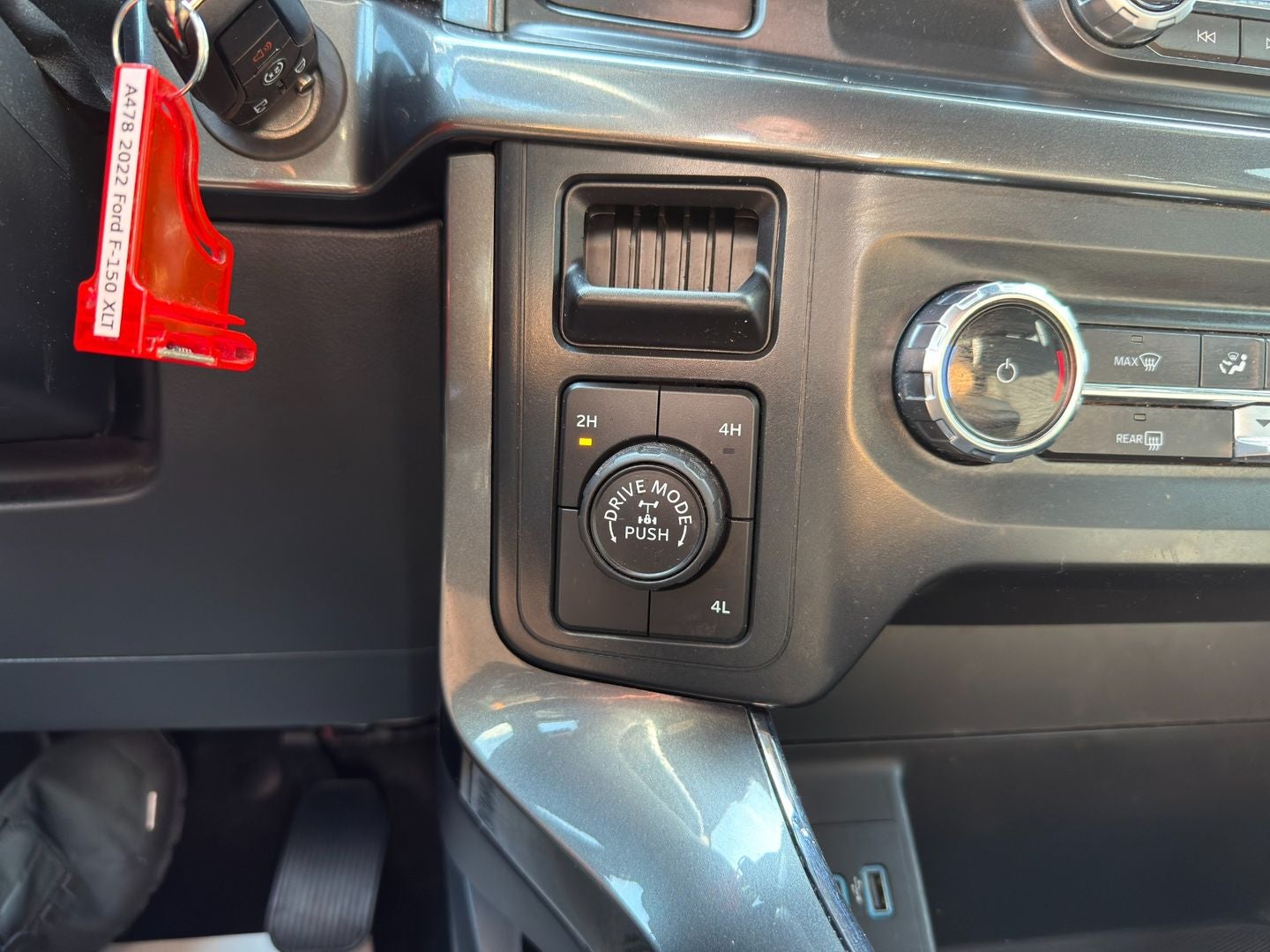 2022 Ford F-150 XLT 4X4 V6