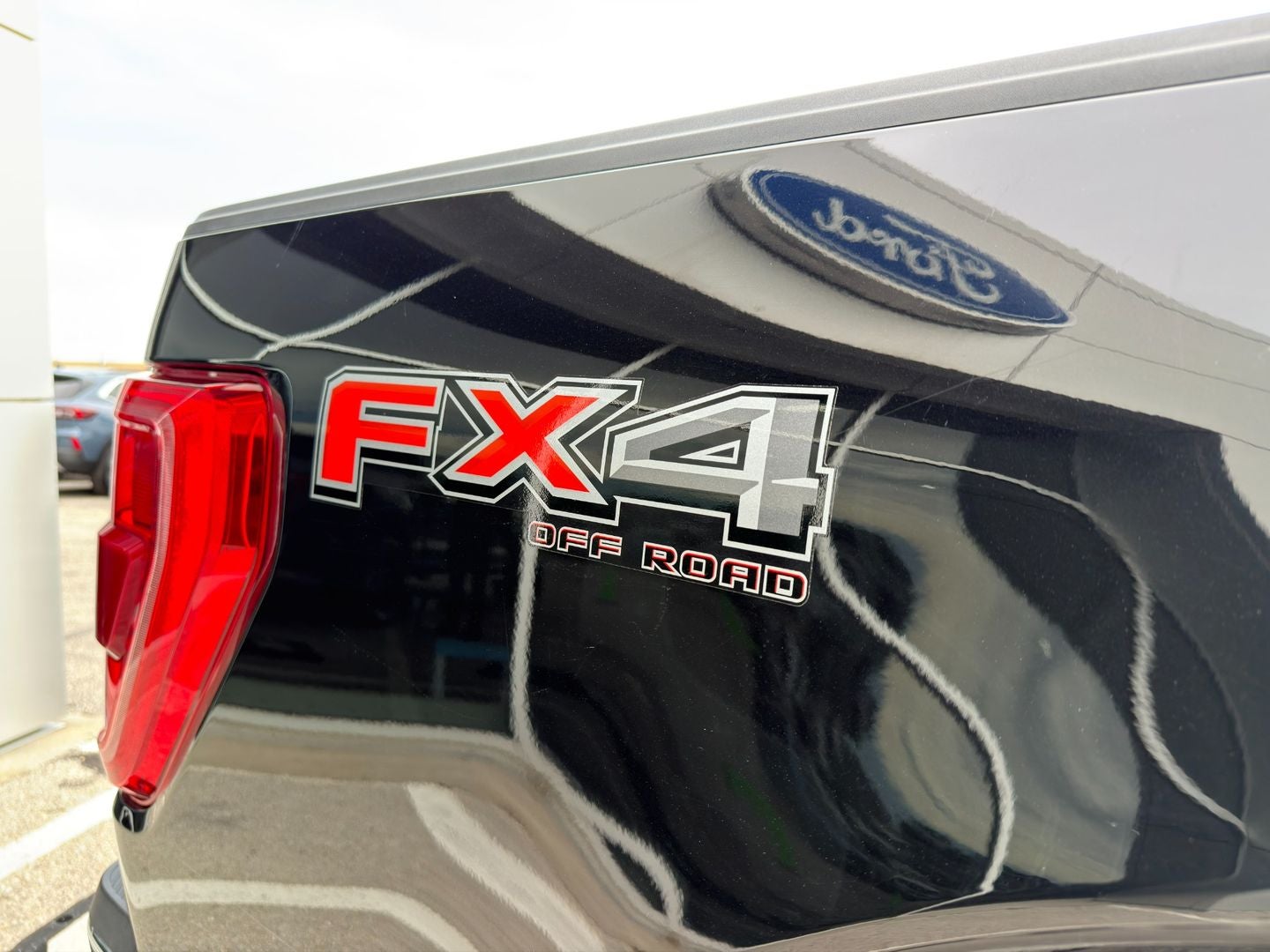 2023 Ford F-150 XLT 4X4 V6