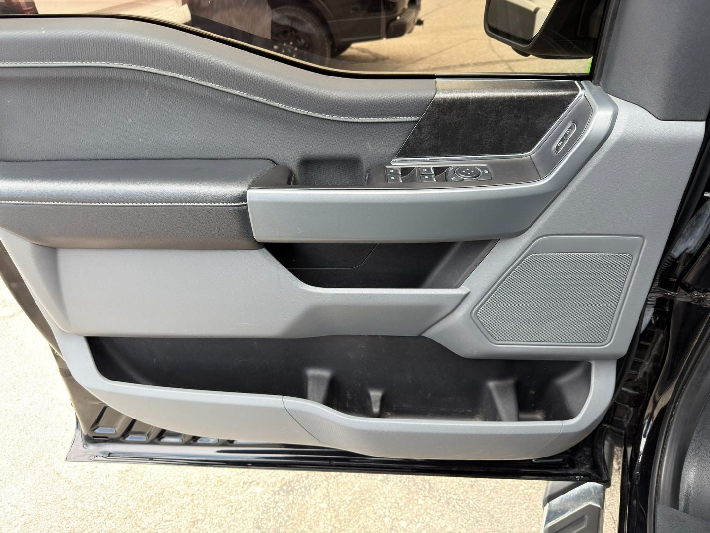 2023 Ford F-150 XLT 4X4 V6