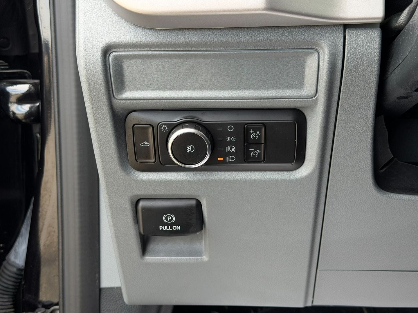 2023 Ford F-150 XLT 4X4 V6