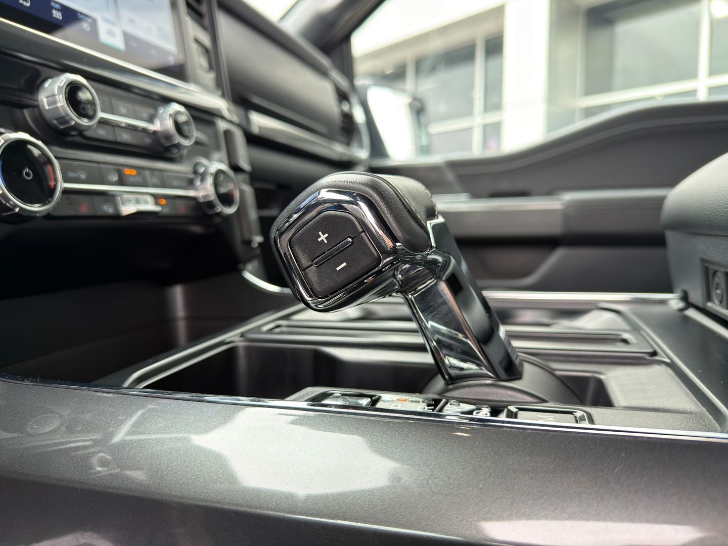 2023 Ford F-150 XLT 4X4 V6