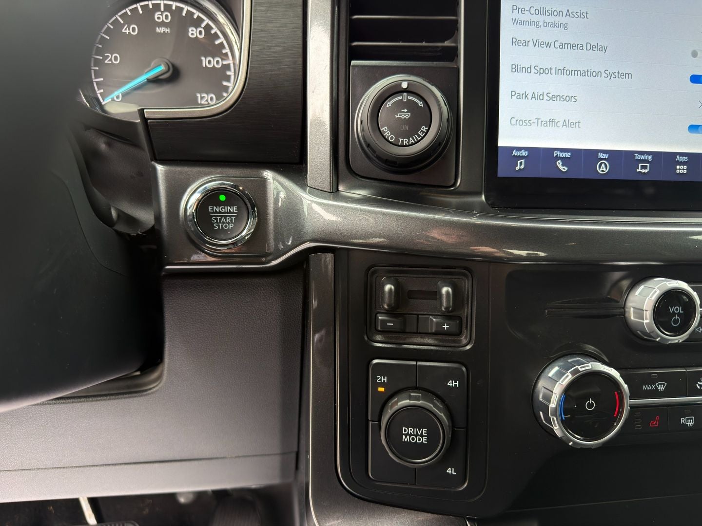 2023 Ford F-150 XLT 4X4 V6