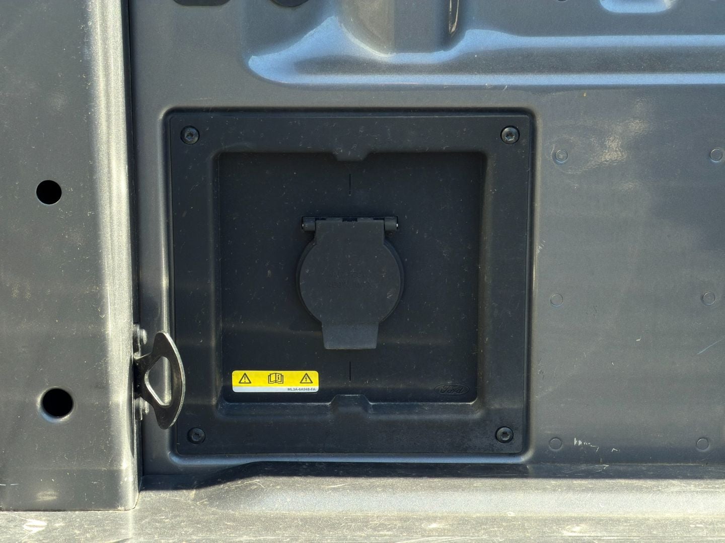 2023 Ford F-150 Lariat 4X4 V8