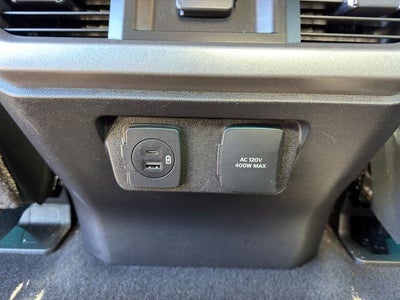 2023 Ford F-150 Lariat 4X4 V8