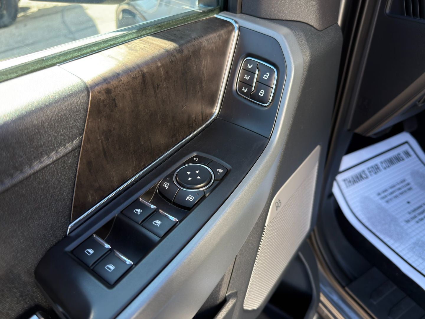 2023 Ford F-150 Lariat 4X4 V8